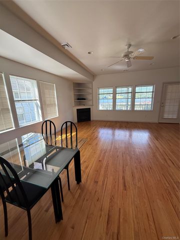 4 Landings View, Hyde Park, NY 12538