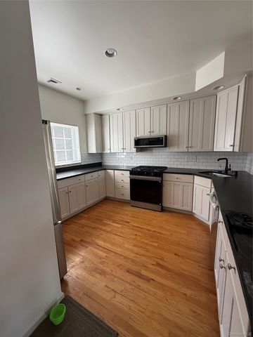 4 Landings View, Hyde Park, NY 12538