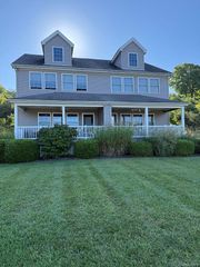 4 Landings View, Hyde Park, NY 12538