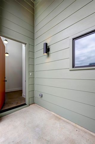 1717 Airline Drive B, Houston, TX 77009