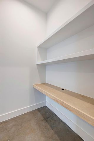 1717 Airline Drive B, Houston, TX 77009