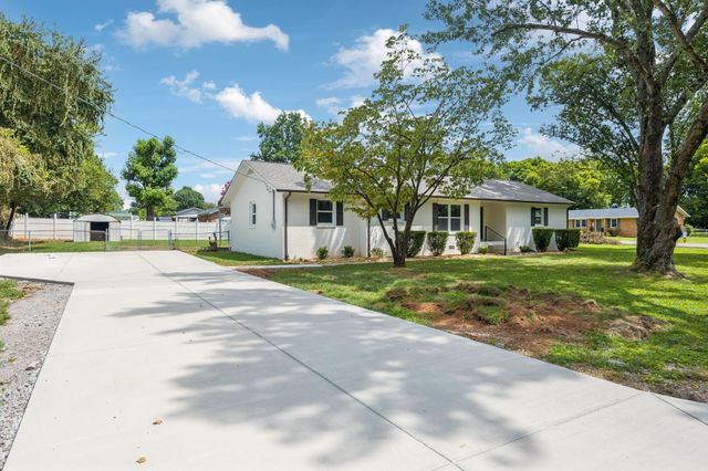 1618 Shelley St, Murfreesboro, TN 37129