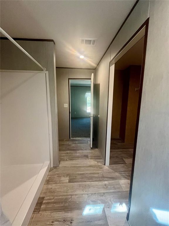 Image 17 of property listing at 400 S HOLLY AVENUE, Florahome, FL 32140