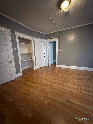 27 Bond Street, Hartford, CT 06114