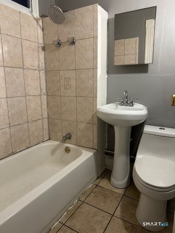 27 Bond Street, Hartford, CT 06114