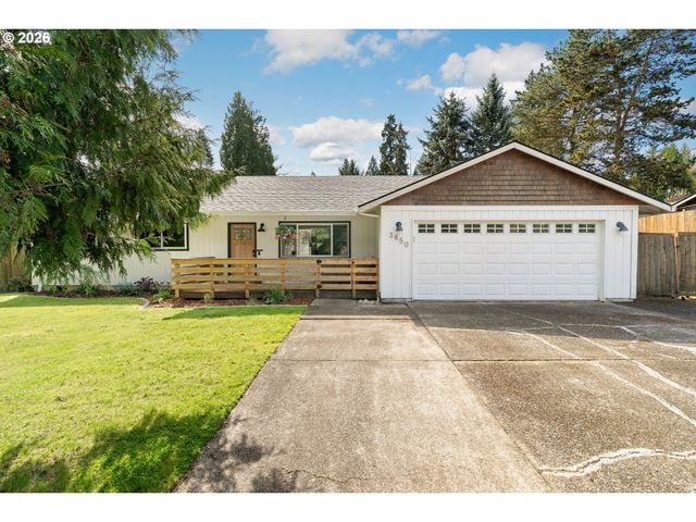 3850 CEDAROAK Dr, West Linn, OR 97068