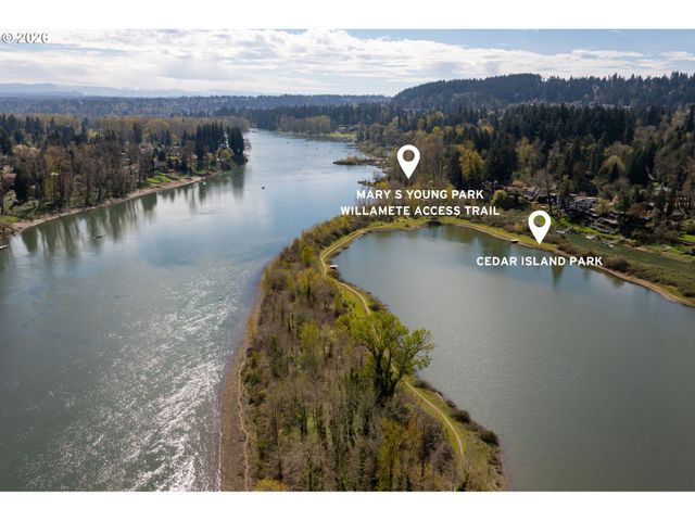 3850 CEDAROAK Dr, West Linn, OR 97068