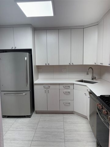 1 Bay Club Drive 19B, Bayside, NY 11360