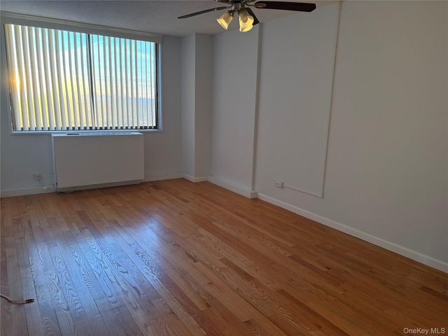 1 Bay Club Drive 19B, Bayside, NY 11360