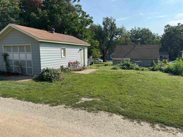 509 Chestnut Street, Wamego, KS 66547