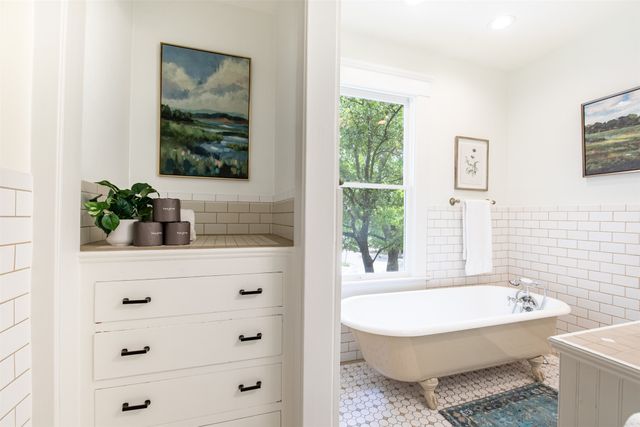 3403 Knight Street, Dallas, TX 75219