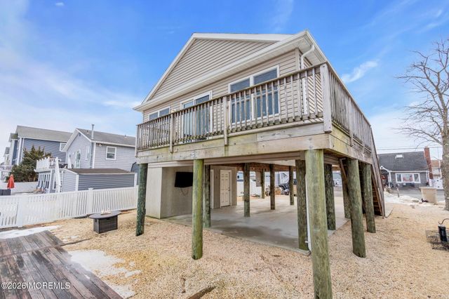 227 Cedar Drive, Bayville, NJ 08721