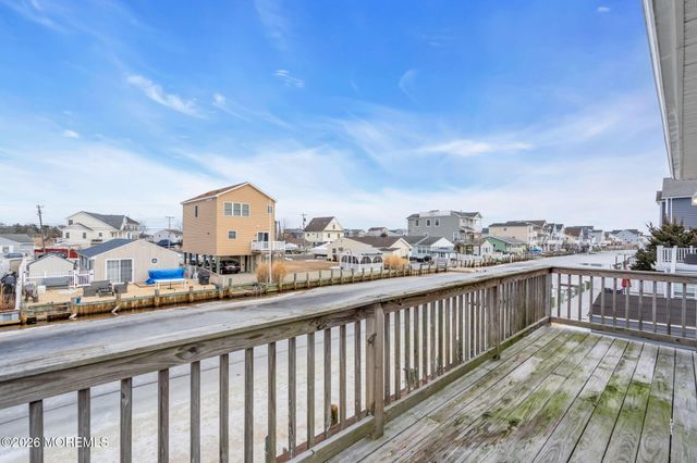227 Cedar Drive, Bayville, NJ 08721