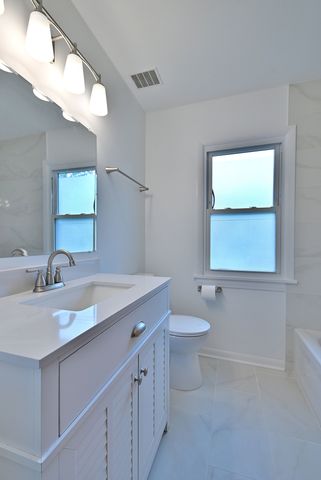 1001 S Edgewood Avenue, Lombard, IL 60148