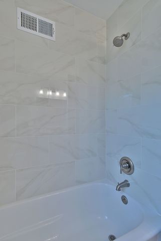 1001 S Edgewood Avenue, Lombard, IL 60148