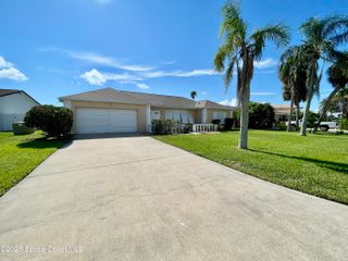 48 Country Club Road, Cocoa Beach, FL 32931