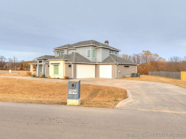 17243 S 21st East Avenue, Mounds, OK 74047