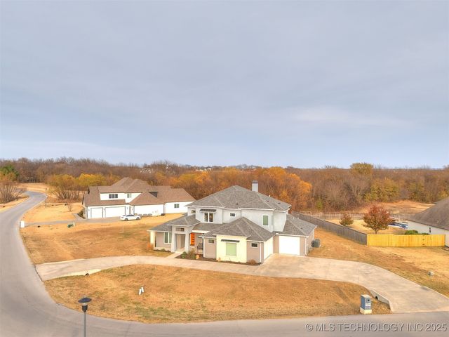 17243 S 21st East Avenue, Mounds, OK 74047