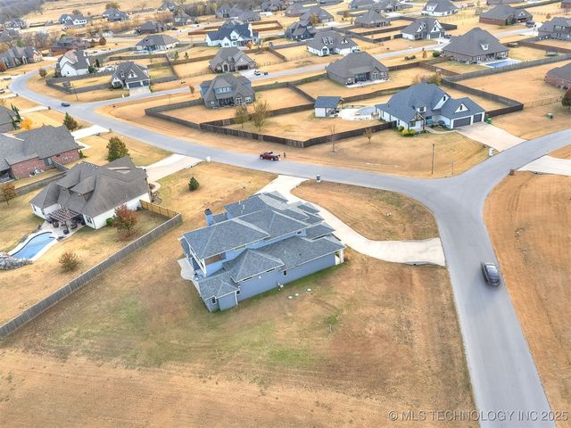 17243 S 21st East Avenue, Mounds, OK 74047