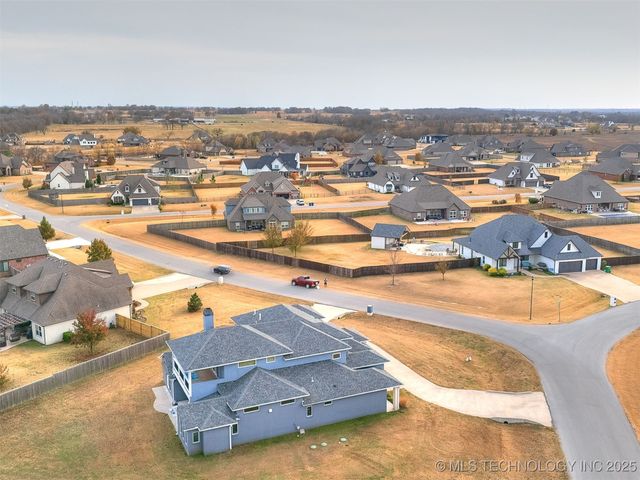 17243 S 21st East Avenue, Mounds, OK 74047