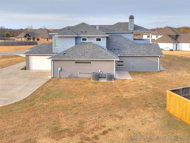 17243 S 21st East Avenue, Mounds, OK 74047