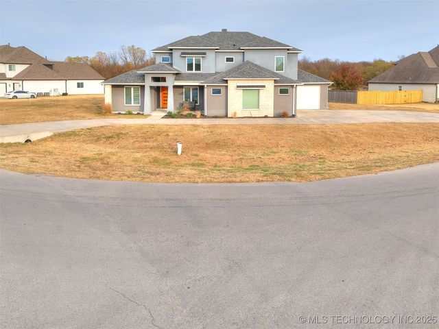 17243 S 21st East Avenue, Mounds, OK 74047