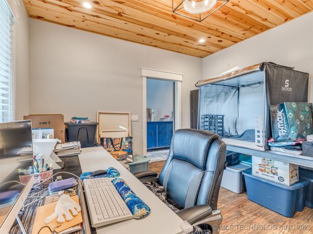 17243 S 21st East Avenue, Mounds, OK 74047