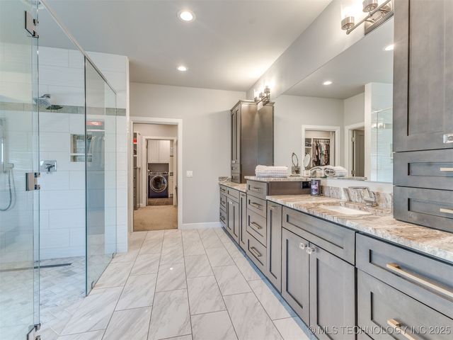 17243 S 21st East Avenue, Mounds, OK 74047