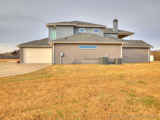 17243 S 21st East Avenue, Mounds, OK 74047