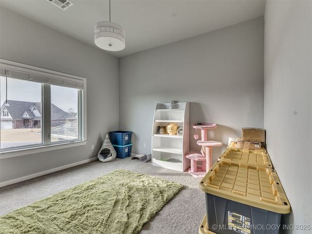 17243 S 21st East Avenue, Mounds, OK 74047