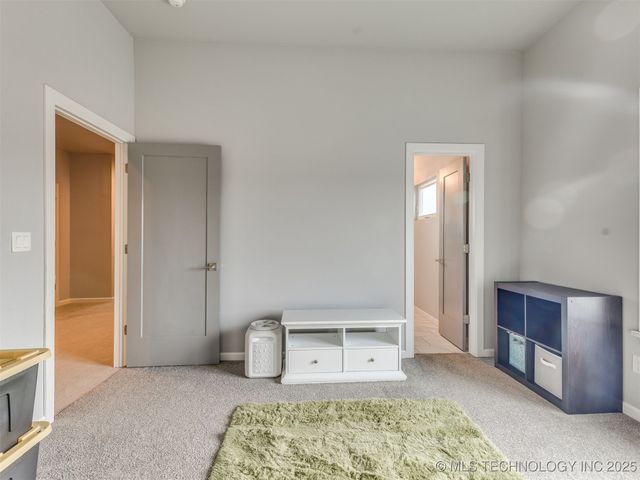 17243 S 21st East Avenue, Mounds, OK 74047