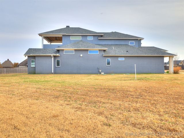 17243 S 21st East Avenue, Mounds, OK 74047