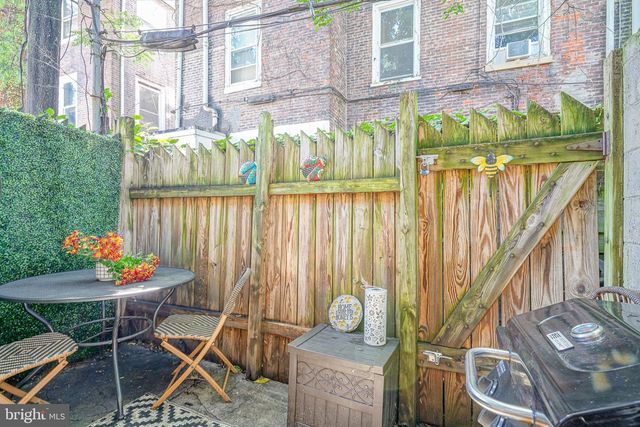 2220 MANNING ST, Philadelphia, PA 19103
