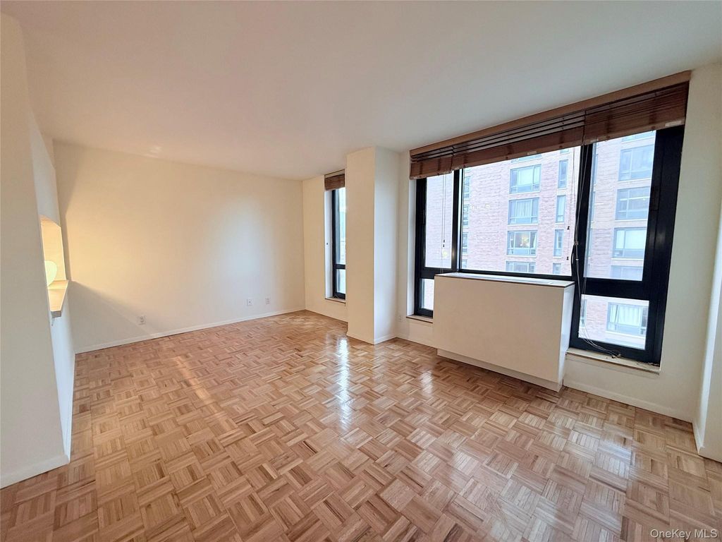 1 Irving Place U17H, New York (manhattan), NY 10003 — exterior