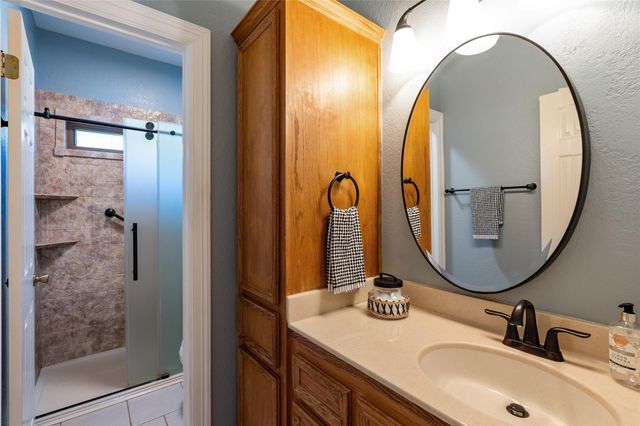 221 Chaparral RD, Georgetown, TX 78628