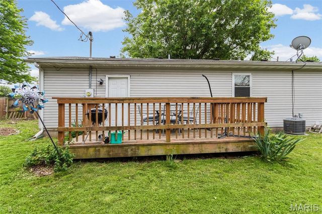 429 Orchard Court, Troy, IL 62294