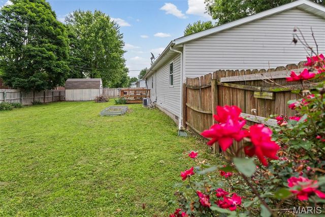 429 Orchard Court, Troy, IL 62294