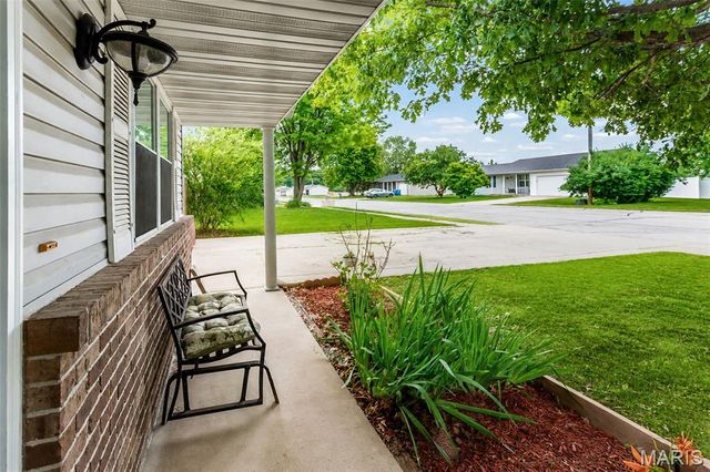 429 Orchard Court, Troy, IL 62294