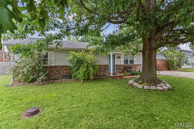 429 Orchard Court, Troy, IL 62294