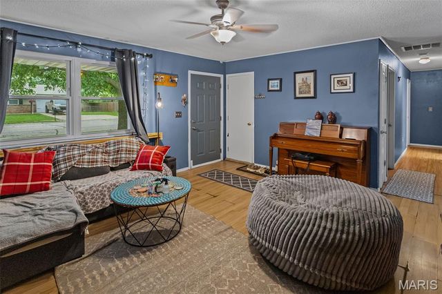 429 Orchard Court, Troy, IL 62294