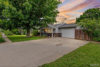 429 Orchard Court, Troy, IL 62294