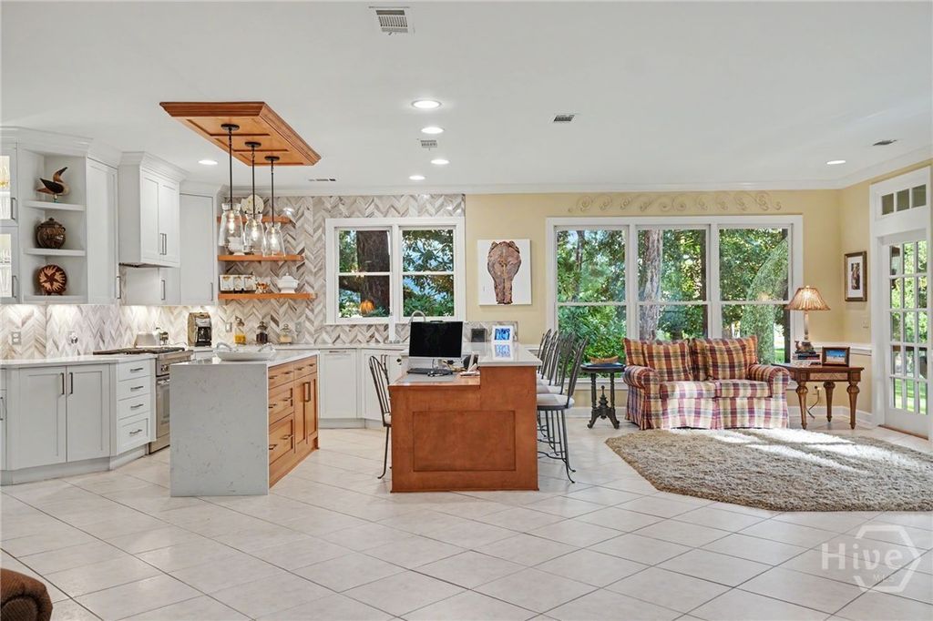 Image 10 of property listing at 2 Fat Friars Retreat, Savannah, GA 31411