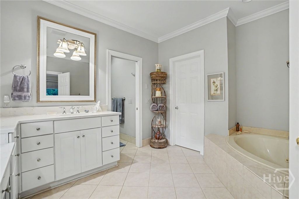 Image 18 of property listing at 2 Fat Friars Retreat, Savannah, GA 31411