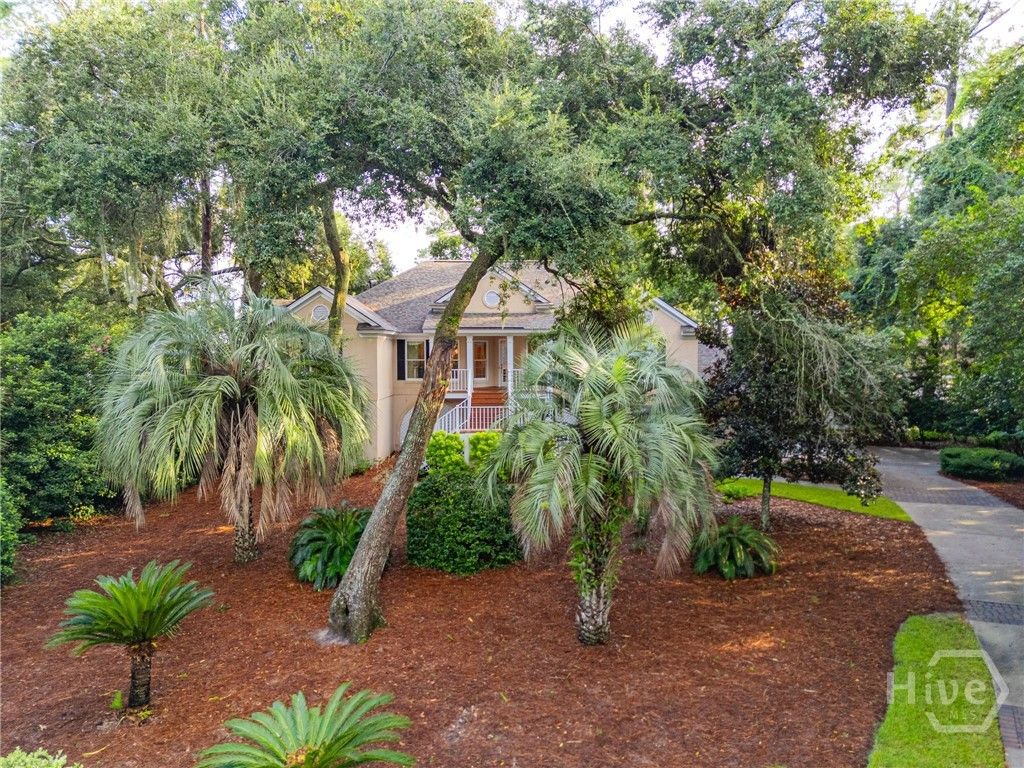 Image 2 of property listing at 2 Fat Friars Retreat, Savannah, GA 31411