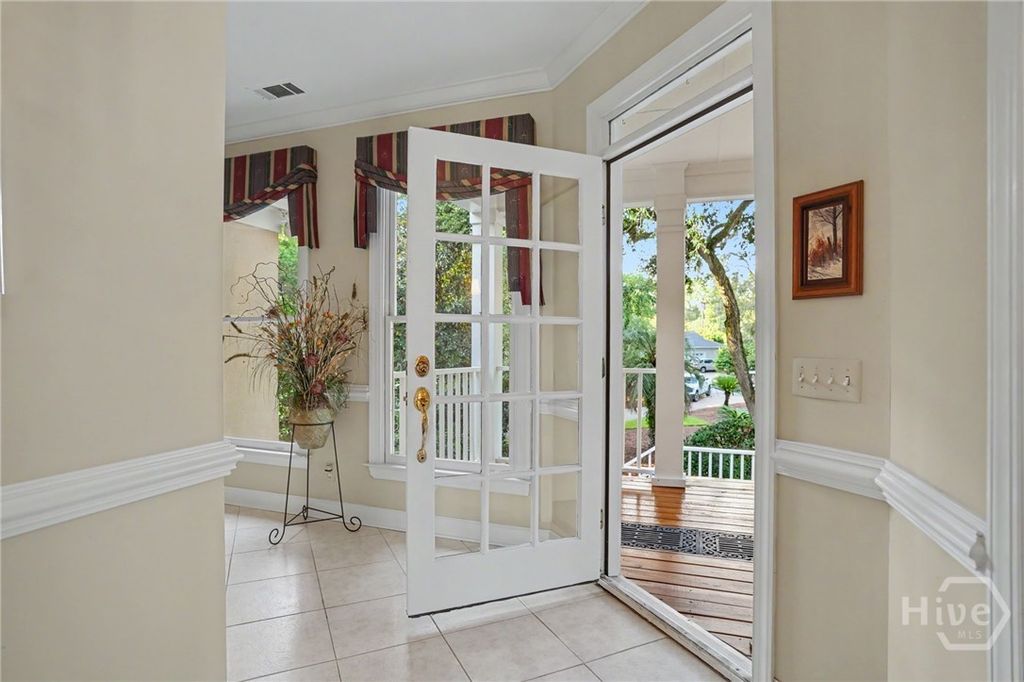 Image 4 of property listing at 2 Fat Friars Retreat, Savannah, GA 31411