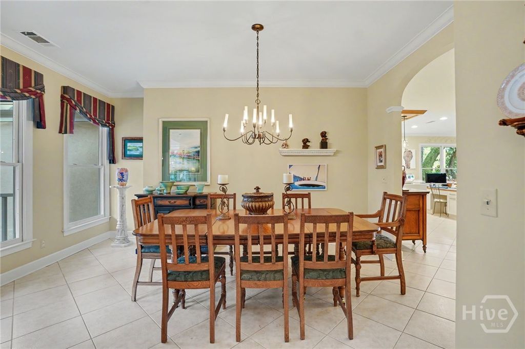 Image 5 of property listing at 2 Fat Friars Retreat, Savannah, GA 31411
