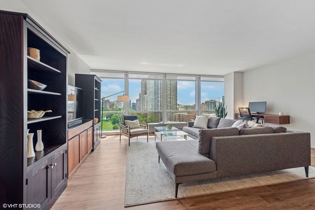 340 W Diversey Parkway 1617, Chicago, IL 60657