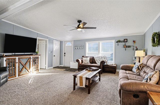 100 W Dutch Street, Wolcottville, IN 46795