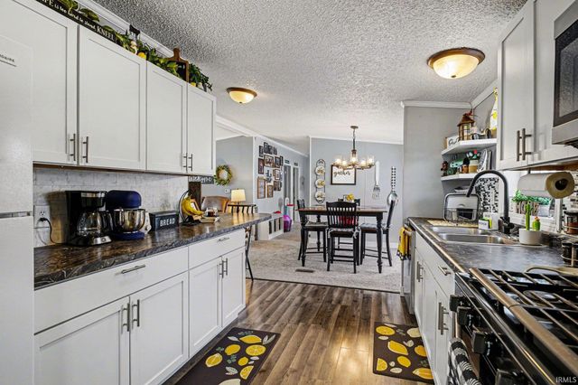 100 W Dutch Street, Wolcottville, IN 46795