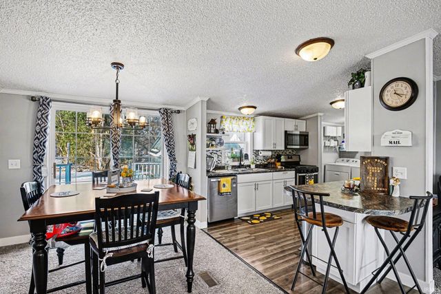 100 W Dutch Street, Wolcottville, IN 46795